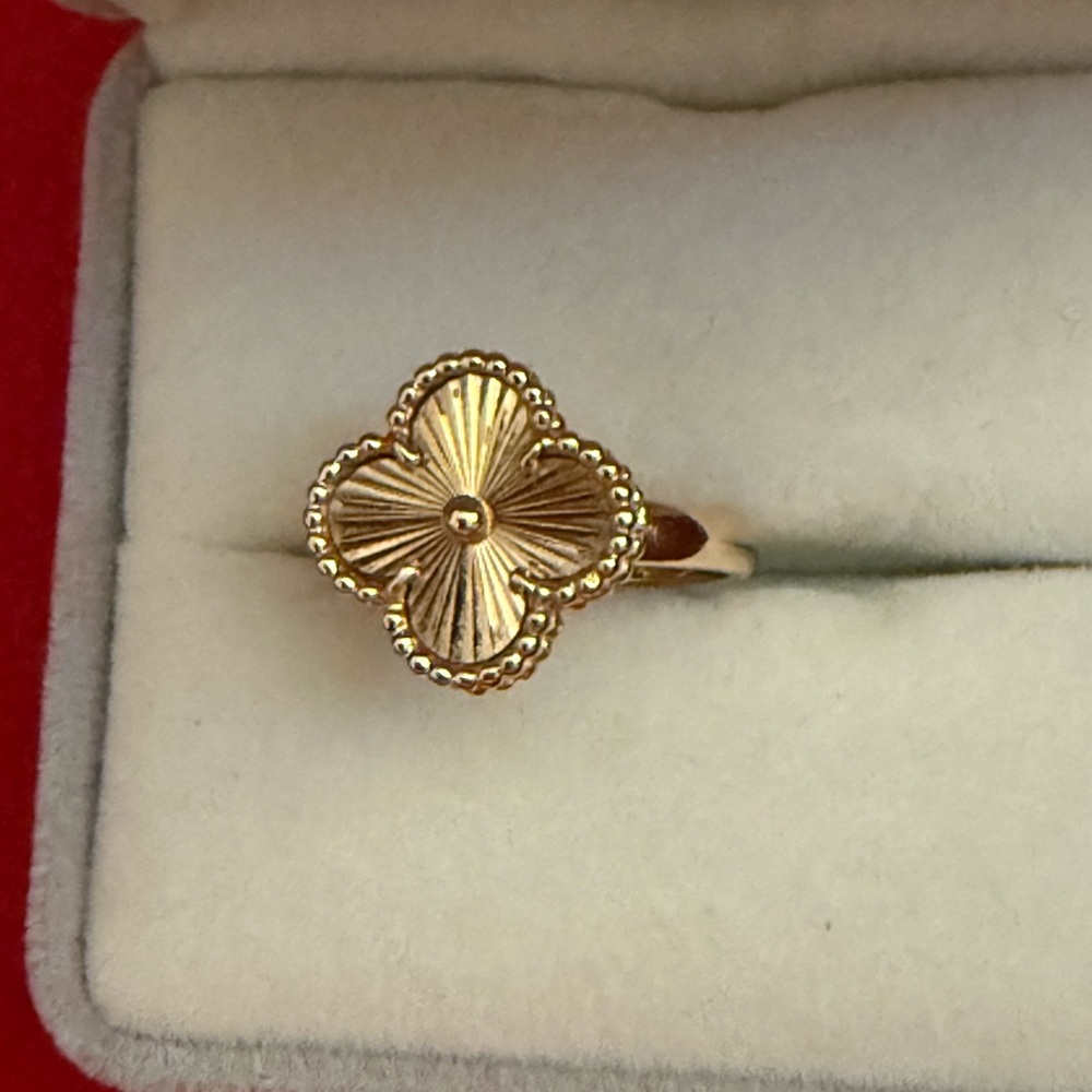 18K Dubai/Saudi Elegant Gold Floral Ring
